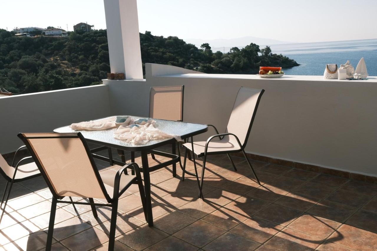 Crystal Bay Apartment Palaiontsiflikion Exterior photo